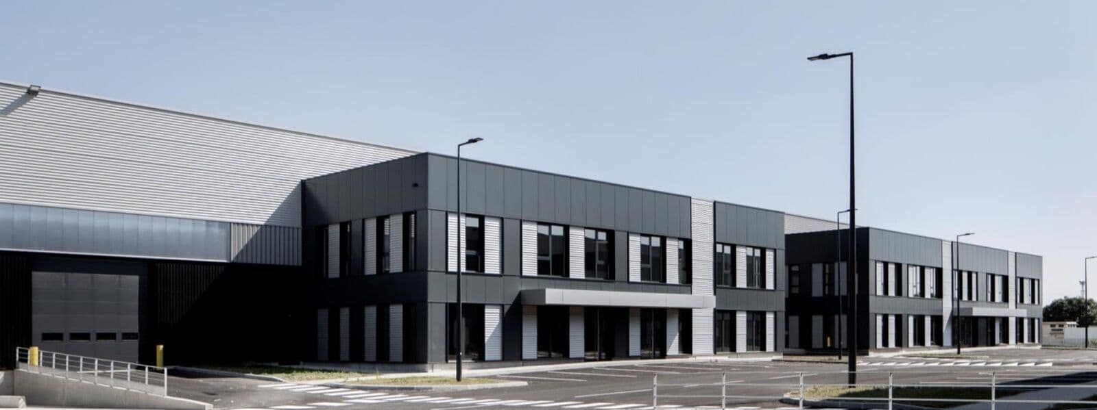 Rue Du Commandant Rolland, Le Bourget for lease Building Photo- Image 1 of 5