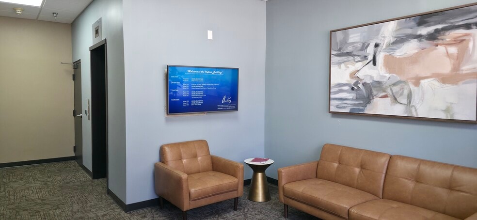 311 3rd Ave SE, Cedar Rapids, IA for lease - Building Photo - Image 3 of 7