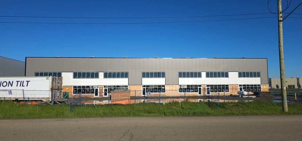 3480 13 St, Nisku, AB à louer - Photo du bâtiment - Image 1 de 1