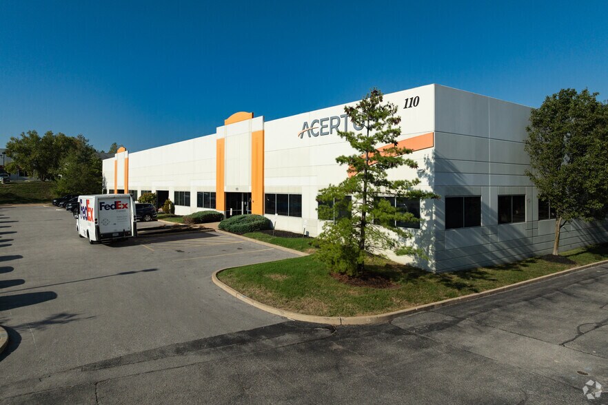 110-111 Rock Cliff Ct, Saint Louis, MO for sale - Building Photo - Image 3 of 6