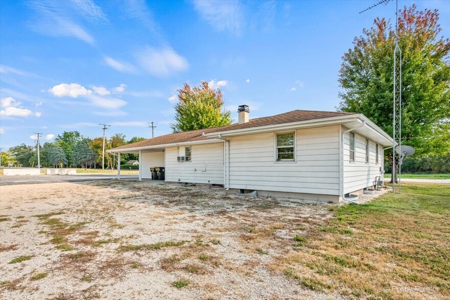 124 E Oak Knoll Dr, Hampshire, IL for sale - Building Photo - Image 3 of 32