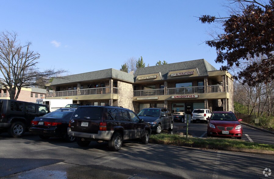 421 Church St NE, Vienna, VA à louer - Photo du bâtiment - Image 2 de 5