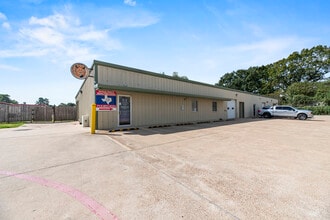 11703-11711 Spring Cypress Rd, Tomball, TX for lease Building Photo- Image 2 of 9