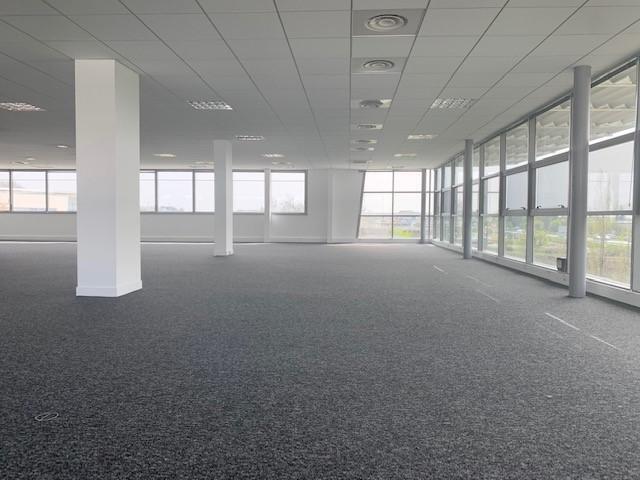 46 Chemin De La Bruyère, Dardilly for lease - Interior Photo - Image 3 of 19