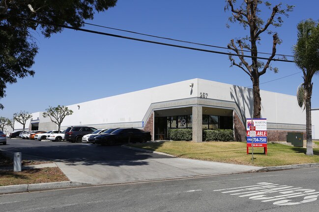 Plus de détails pour 297 E Harrison St, Corona, CA - Industriel à louer