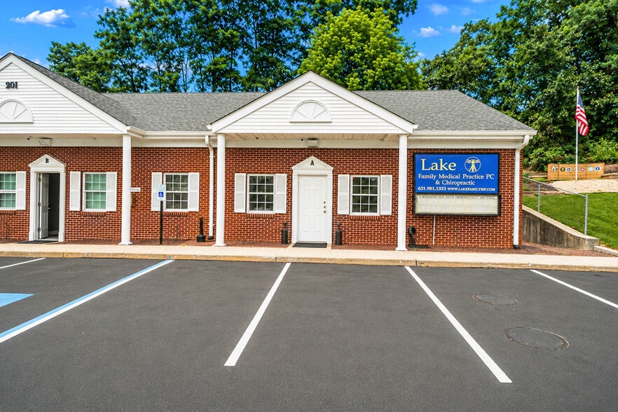 201 Portion Rd, Ronkonkoma, NY for lease - Building Photo - Image 1 of 34