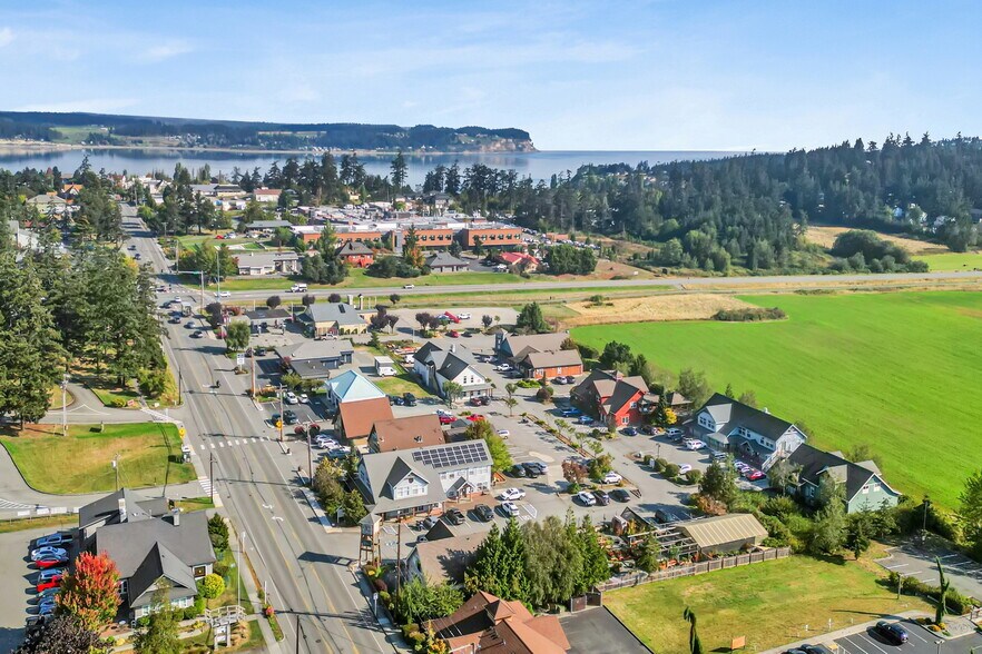 107 S Main St, Coupeville, WA à vendre - Photo du bâtiment - Image 2 de 14