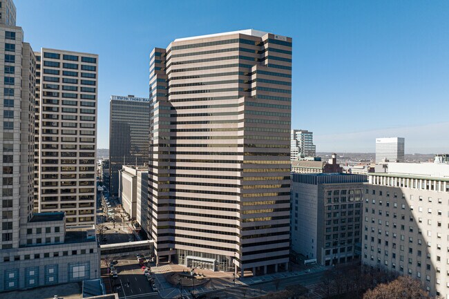 Plus de détails pour 250 E 5th St, Cincinnati, OH - Bureau à louer