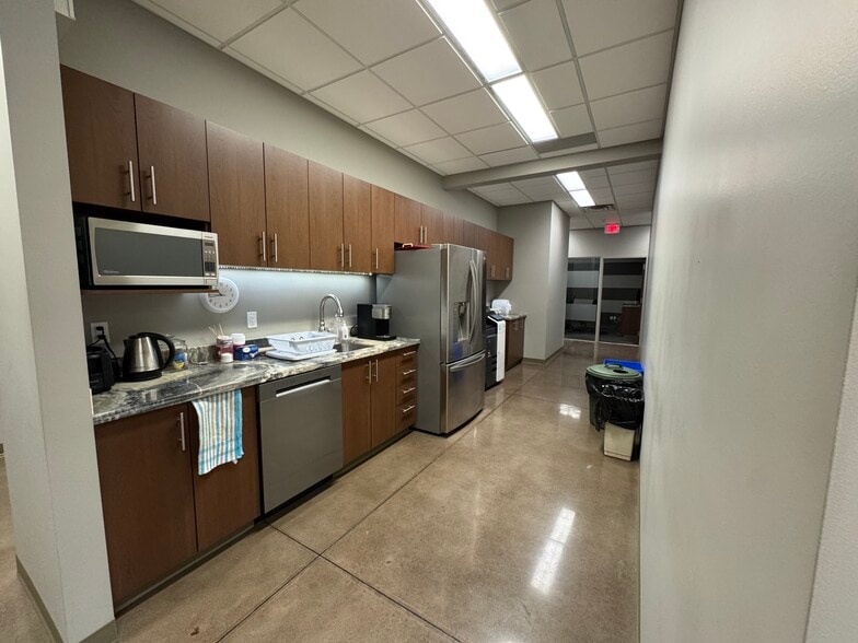 4950 106th Ave SE, Calgary, AB for lease - Building Photo - Image 3 of 5