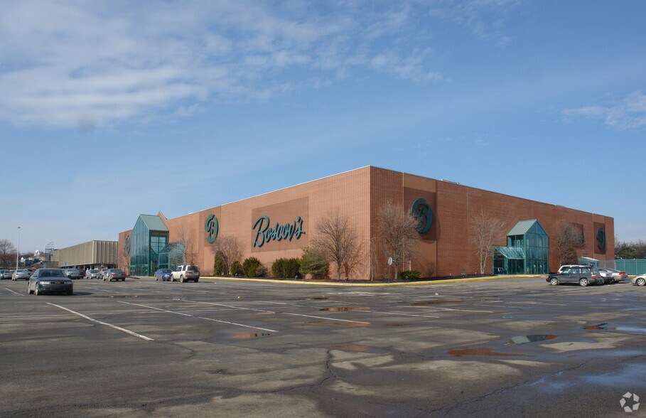 106 Laurel Mall Dr, Hazleton, PA à louer - Photo du bâtiment - Image 2 de 11