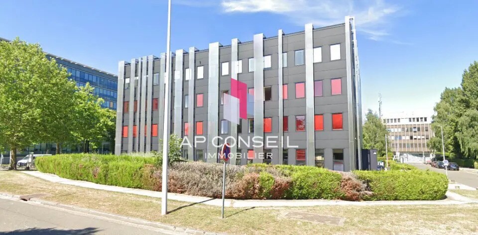 Bureau dans Montigny-le-Bretonneux à louer - Photo du bâtiment - Image 2 de 2