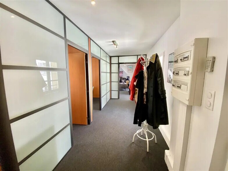 Bureau dans Sèvres à louer - Photo du bâtiment - Image 3 de 8