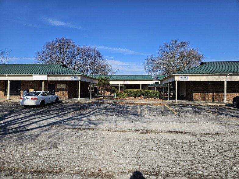 5544 W 147th St, Oak Forest, IL for lease - Primary Photo - Image 1 of 5