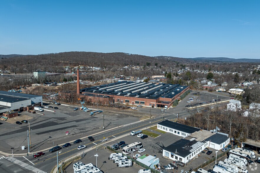 50 Emmett St, Bristol, CT à louer - Aérien - Image 2 de 16