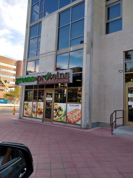 353 E Bonneville Ave, Las Vegas, NV à vendre - Photo du bâtiment - Image 3 de 33