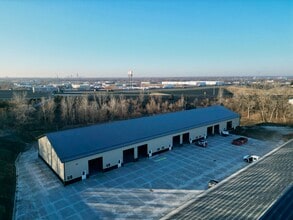 1605 51st Ave, Des Moines, IA à louer Photo du bâtiment- Image 2 de 7