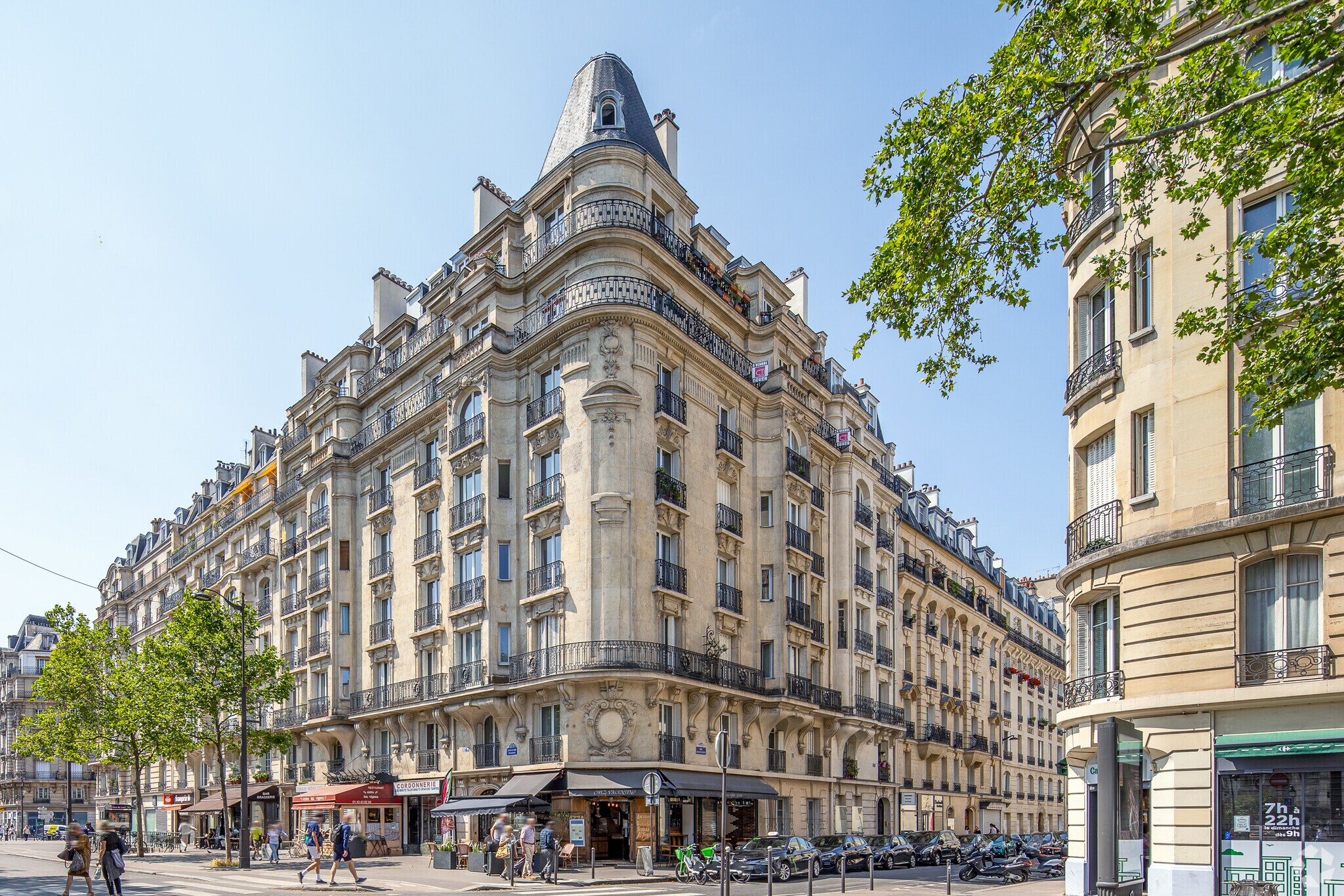27 Ter Boulevard Diderot, Paris for sale Primary Photo- Image 1 of 23
