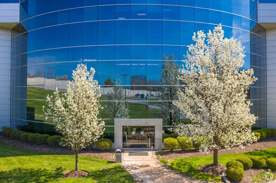 14528 S Outer 40 Rd, Chesterfield, MO à louer - Photo du bâtiment - Image 3 de 3