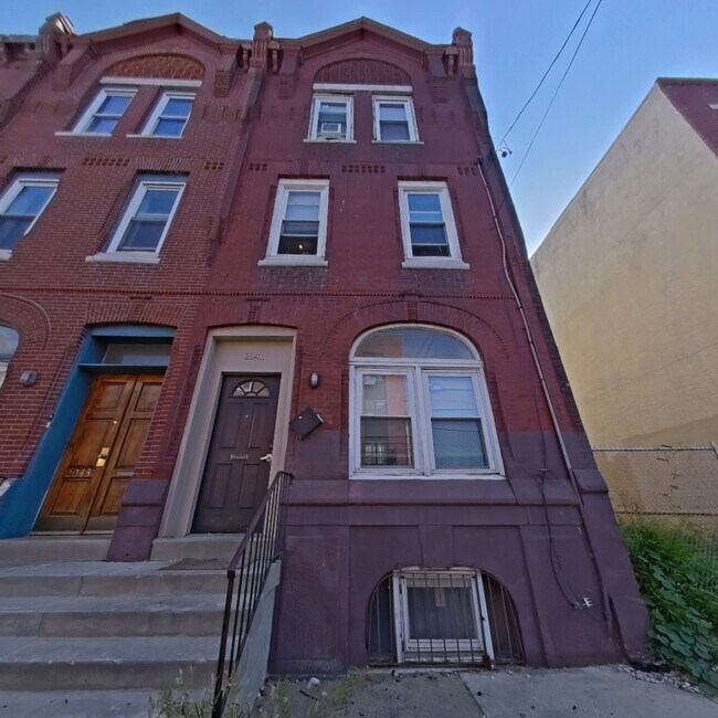 More details for 2041 N 15th St, Philadelphia, PA - Multifamily for Sale