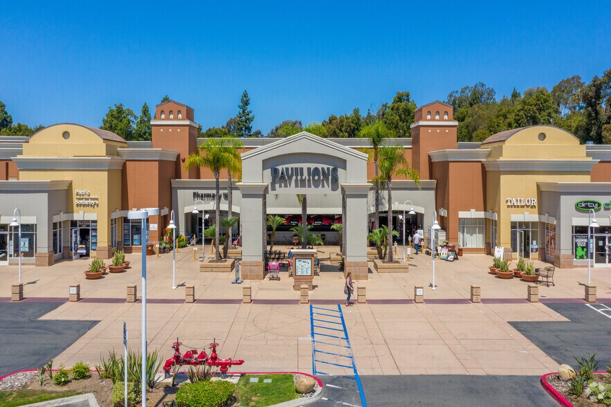 3804-3890 Valley Centre Dr, San Diego, CA à louer - Photo du bâtiment - Image 2 de 9