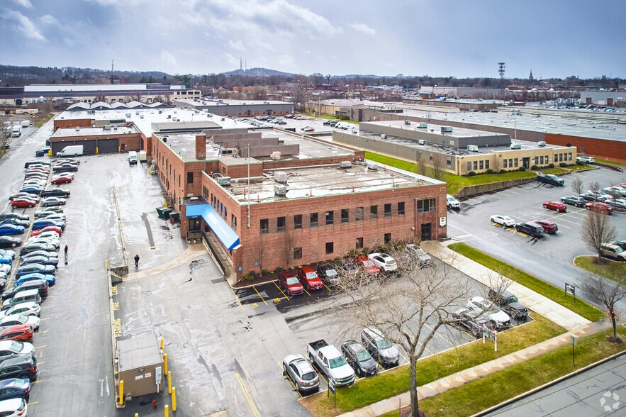 175 Humboldt St, Rochester, NY for lease - Building Photo - Image 2 of 9