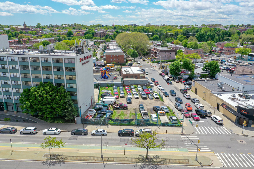 78-06 Queens Blvd, Elmhurst, NY à vendre - Photo du bâtiment - Image 1 de 1