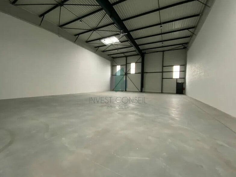 Flex in SAINT-OUEN-L'AUMONE for lease - Building Photo - Image 3 of 8