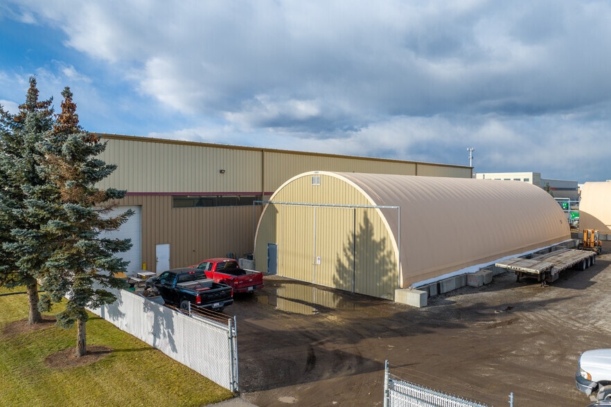 11488 70th St SE, Calgary, AB for sale - Building Photo - Image 2 of 5