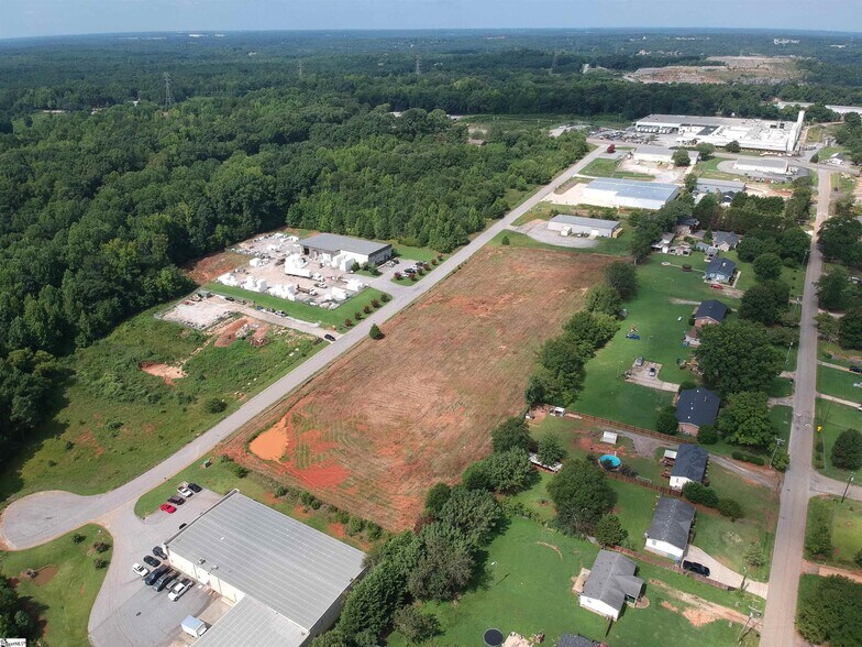 35-49 Construction Dr, Piedmont, SC for sale - Building Photo - Image 2 of 10