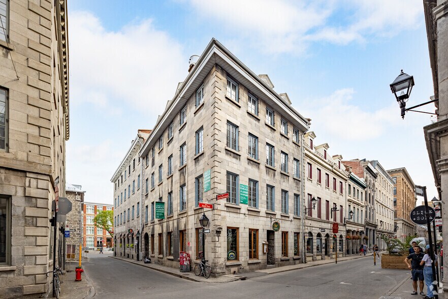 356-360 Rue Saint-François-Xavier, Montréal, QC for lease - Building Photo - Image 1 of 6