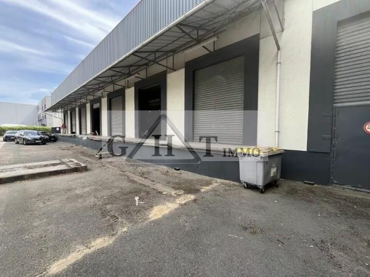 Industrial in Gonesse for lease Building Photo- Image 1 of 4