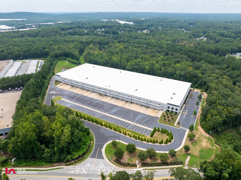 2601 Skyview Dr, Lithia Springs, GA à louer - Photo du bâtiment - Image 2 de 24