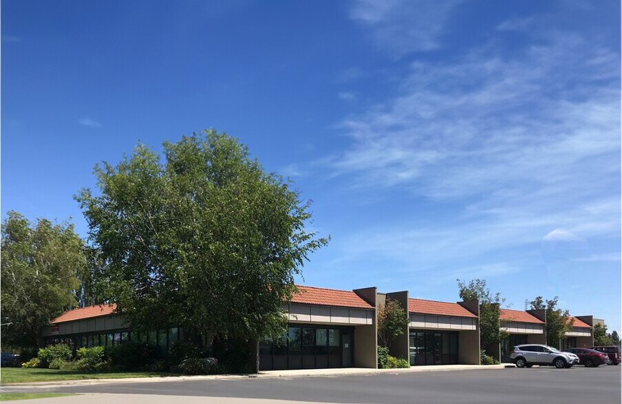 10220 N Nevada St, Spokane, WA for lease - Primary Photo - Image 1 of 5