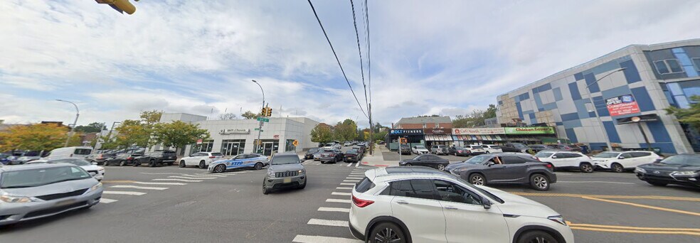 4324 215th St, Bayside, NY à louer - Autre - Image 1 de 13