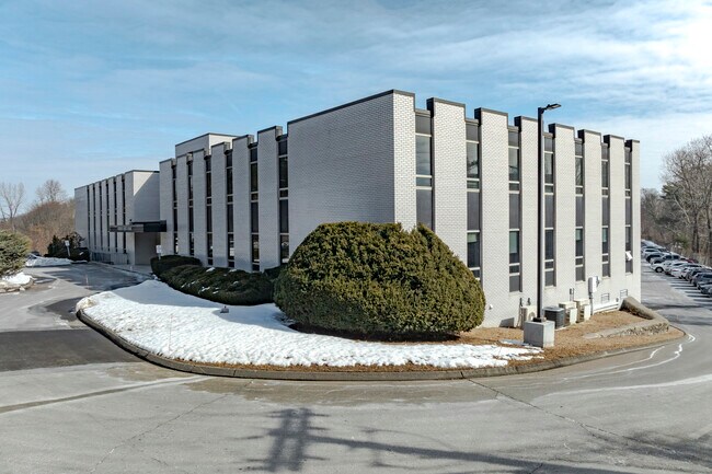 Plus de détails pour 1389 W Main St, Waterbury, CT - Bureau/Médical à louer