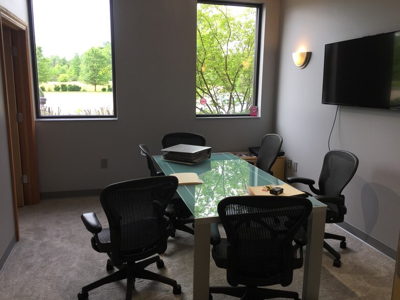 822 Kumho Dr, Fairlawn, OH à louer - Photo intérieure - Image 3 de 15