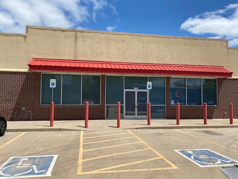 6655 S Peoria Ave, Tulsa, OK à vendre - Photo du bâtiment - Image 2 de 3