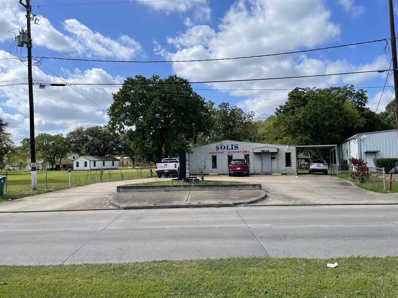 3538 Strawberry Rd, Pasadena, TX for sale - Building Photo - Image 1 of 1