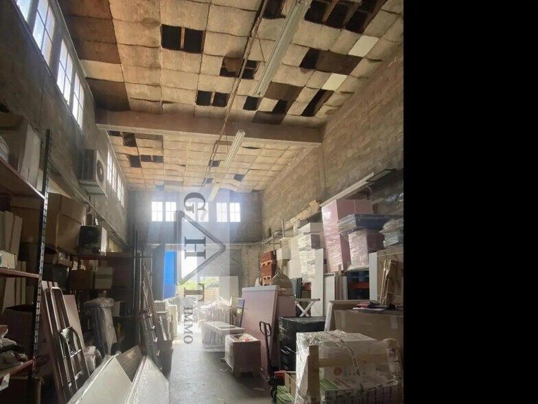 Industrial in Montreuil for sale - Interior Photo - Image 1 of 7