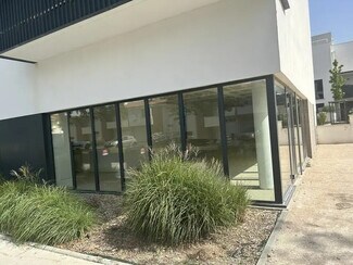 Plus de détails pour Multi-résidentiel à vendre