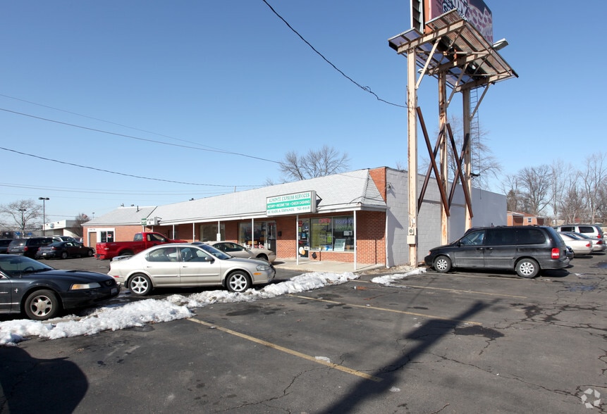 4678-4688 E Main St, Whitehall, OH for lease - Building Photo - Image 2 of 4