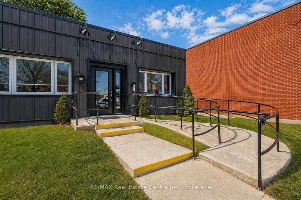 150 Main St, Erin, ON à vendre Photo du bâtiment- Image 1 de 10