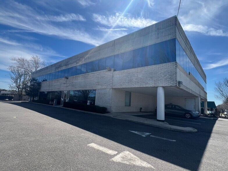 4400 Veterans Memorial Hwy, Holbrook, NY à vendre - Photo du bâtiment - Image 2 de 22