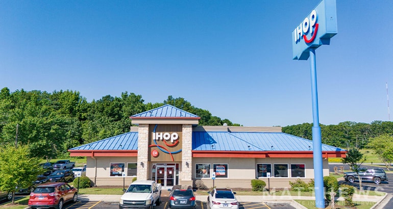 1661 Sycamore View Rd, Memphis, TN à vendre - Photo du bâtiment - Image 1 de 4