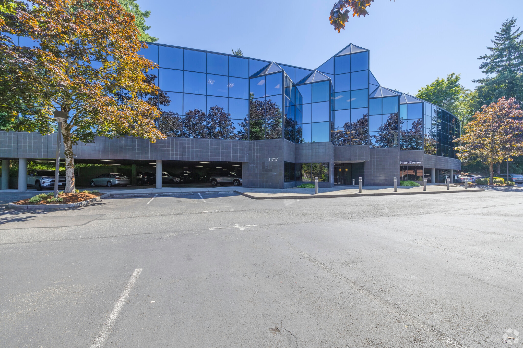 11747 NE 1st St, Bellevue, WA for lease Primary Photo- Image 1 of 9