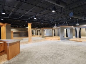 106 S Country Fair Dr, Champaign, IL for lease Interior Photo- Image 2 of 4