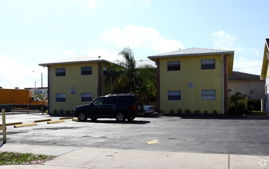 1940-1942 Passaic Ave, Fort Myers, FL à vendre - Photo du bâtiment - Image 2 de 13