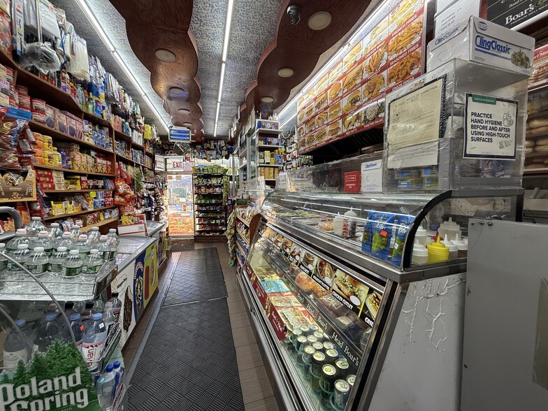 18413 140th Ave, Springfield Gardens, NY for sale - Building Photo - Image 2 of 14