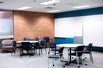 3315 N Oak Tfwy, Kansas City, MO for lease Interior Photo- Image 2 of 7