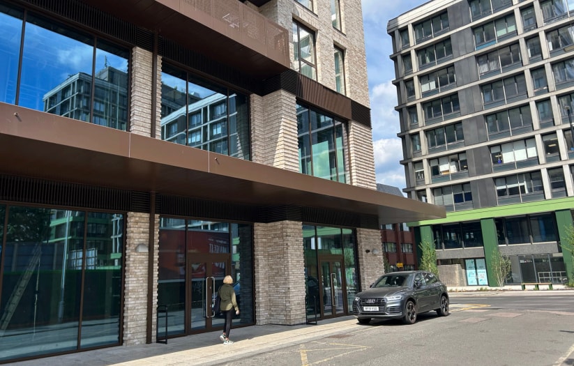 Cherry Orchard Rd, Croydon à louer Photo du bâtiment- Image 1 de 2